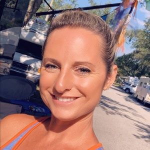 Meet your Posher, Brooke